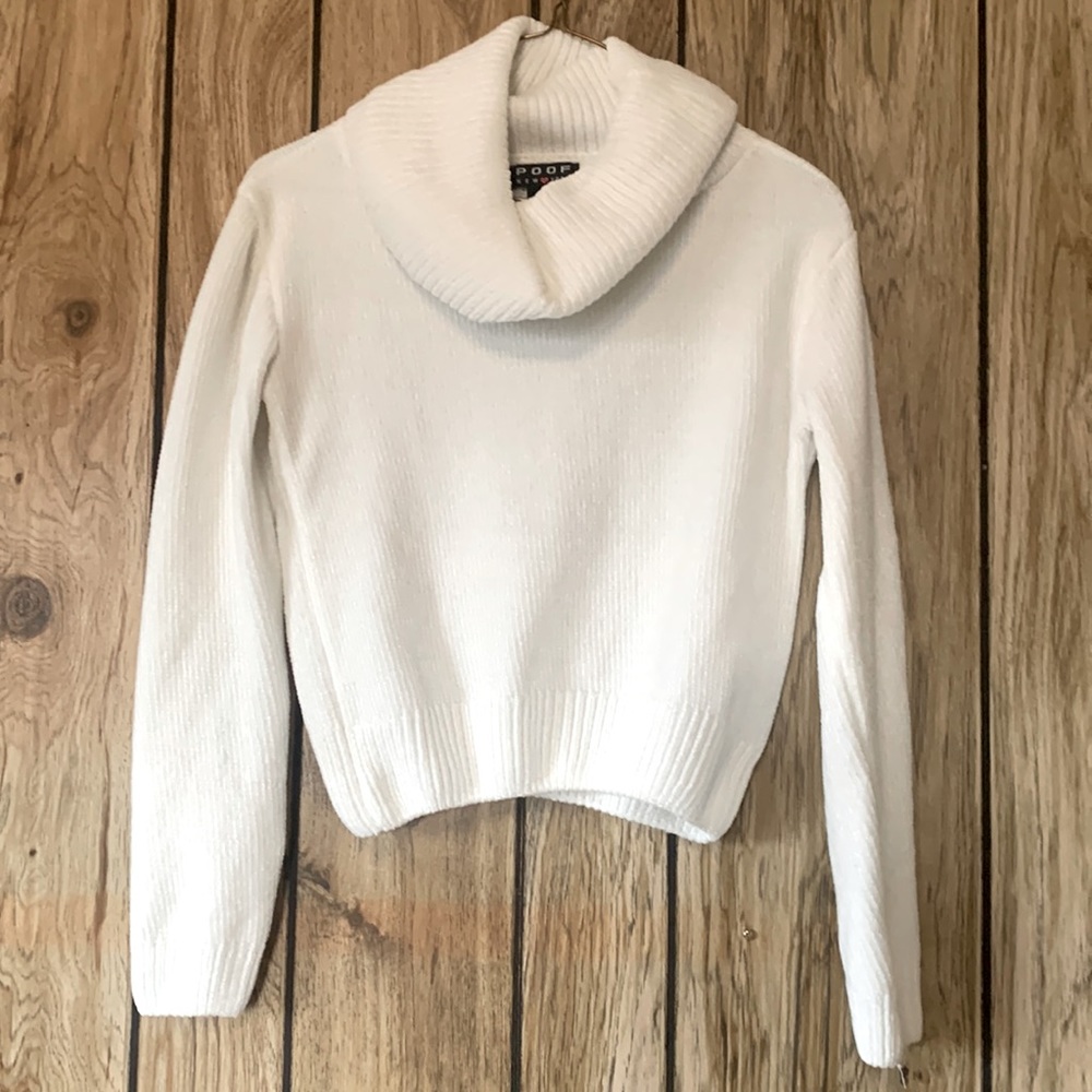 Poof New York. Size S. Off white